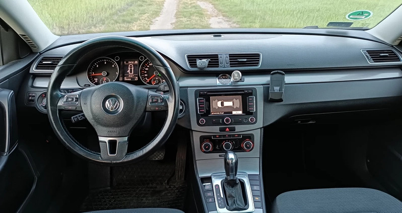 Volkswagen Passat cena 31600 przebieg: 250000, rok produkcji 2011 z Chodecz małe 211